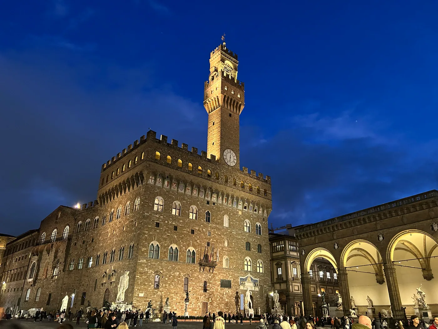 Sara's original night photo of Piazza della Signoria in Florence